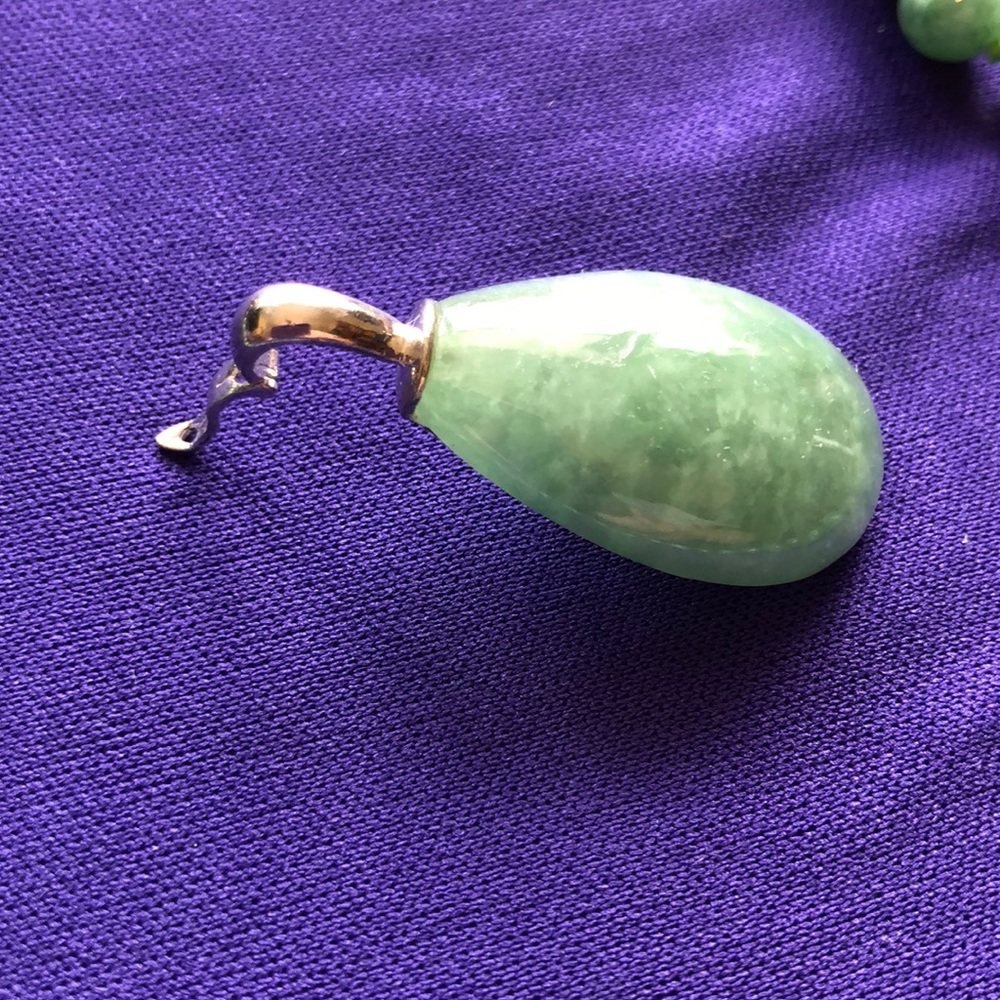 Beautiful jade necklace! - Picture 3 of 5